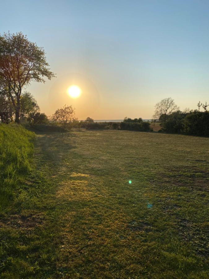 Freistehendes Einfamilienhaus Mit Boddenblick Naehe Ostsee Fuhlendorf  Luaran gambar